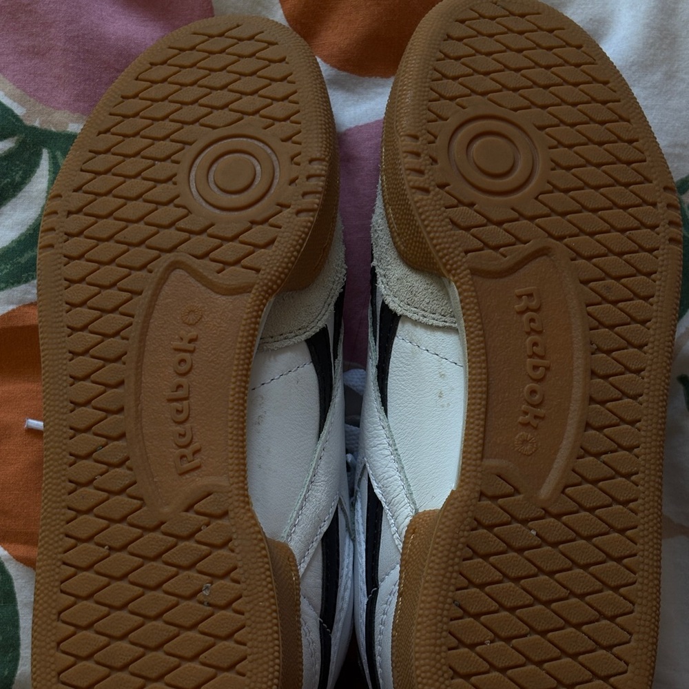 Women’s Reebok Sneakers - Picture 4 of 5